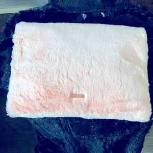 Pink fluffy hand bag